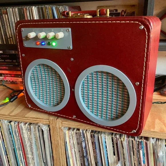 Bluetooth Speaker - Vintage Red Luce makeup/train case Portable Speakers